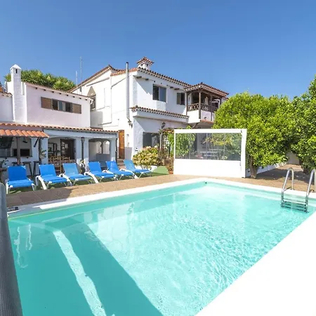 Villa Casa Rosa With Heated Pool By I N Z U L A E
